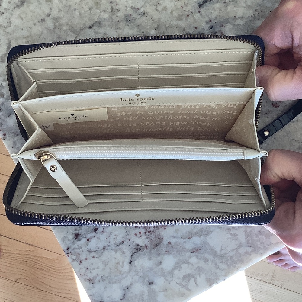 🦔 Kate Spade New York Hedgehog Wallet – Rare & Playful Print! Fantastic Shape! - Picture 5 of 10